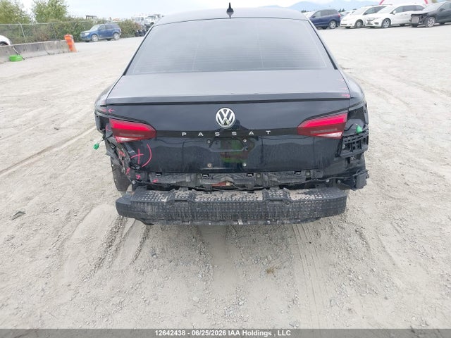 1VWBA7A31NC007470 Volkswagen Passat 2.0t Limited Edition