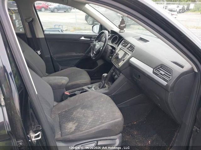 12642475 :رقم المزاد ، 3VV0B7AX9JM095270 vin ، 2018 Volkswagen Tiguan S مزاد بيع