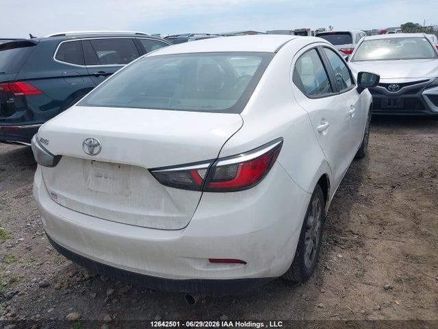 2016 Toyota Yaris Premium მანქანა იყიდება აუქციონზე, vin: 3MYDLBYV9GY100328, აუქციონის ნომერი: 12642501