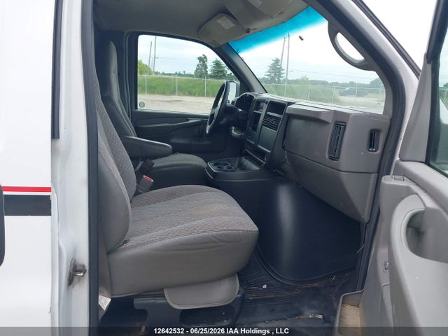 12642532 :رقم المزاد ، 1GCHG392861189505 vin ، 2006 Chevrolet Express G3500 مزاد بيع