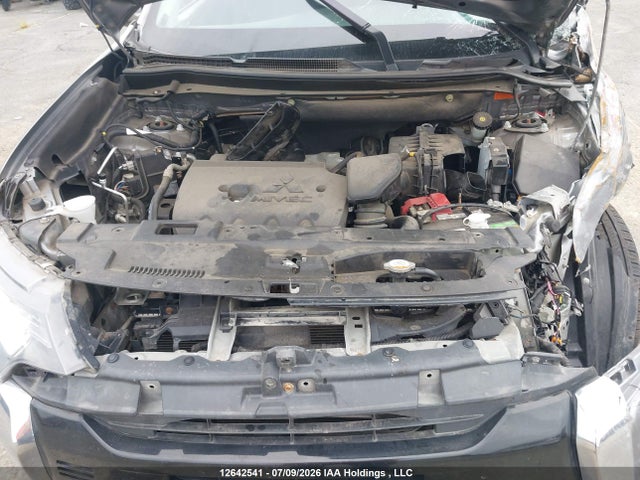 Mitsubishi Outlander 2019 JA4AZ2A31KZ605149 Image 10
