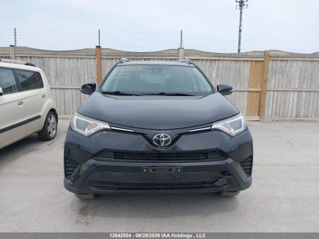 2018 Toyota Rav4 Le მანქანა იყიდება აუქციონზე, vin: 2T3ZFREV2JW437008, აუქციონის ნომერი: 12642554