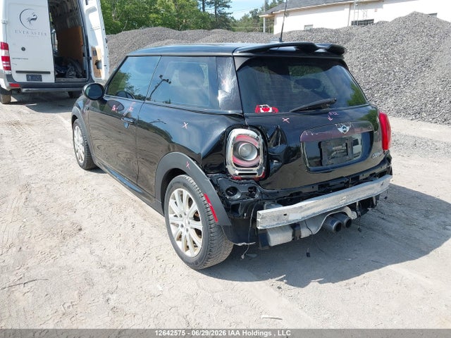 Mini 3 Door Cooper S 2015 WMWXP7C5XF2A36060 Image 3