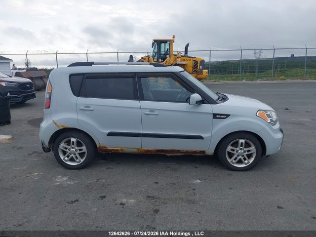 12642626 :رقم المزاد ، KNDJT2A2XB7199267 vin ، 2011 Kia Soul +/!/sport مزاد بيع