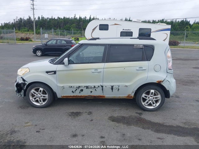 12642626 :رقم المزاد ، KNDJT2A2XB7199267 vin ، 2011 Kia Soul +/!/sport مزاد بيع