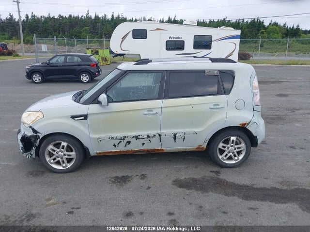 12642626 :رقم المزاد ، KNDJT2A2XB7199267 vin ، 2011 Kia Soul +/!/sport مزاد بيع