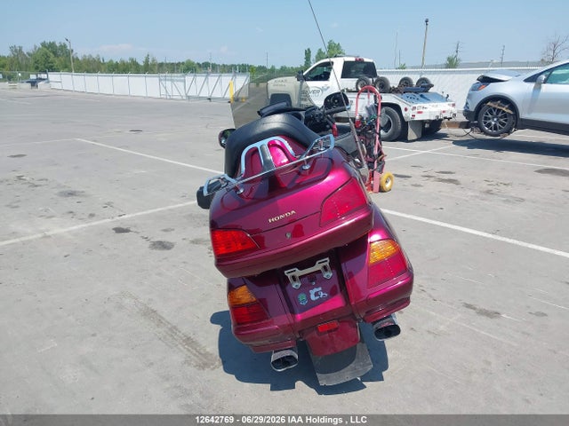 12642769 :رقم المزاد ، 1HFSC47584A300867 vin ، 2004 Honda Gl1800 A مزاد بيع