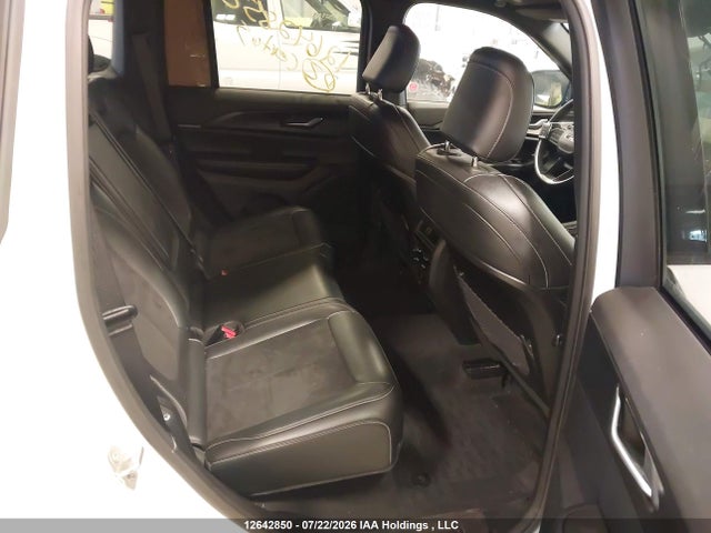 12642850 :رقم المزاد ، 1C4RJHAGXPC641180 vin ، 2023 Jeep Grand Cherokee Laredo/altitude مزاد بيع