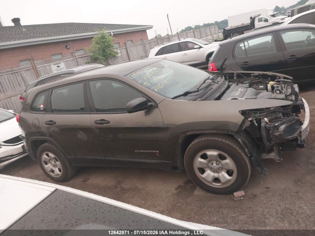 1C4PJLAB8FW738177 Jeep Cherokee Sport