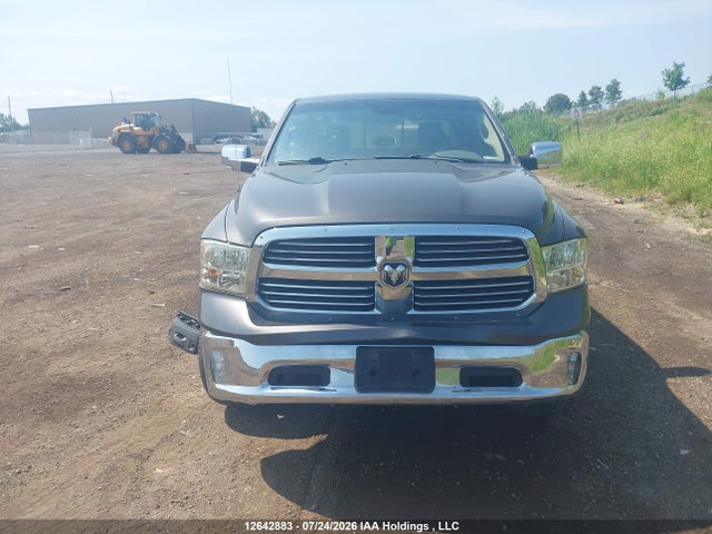1C6RR7LM1FS555631 RAM 1500 Slt