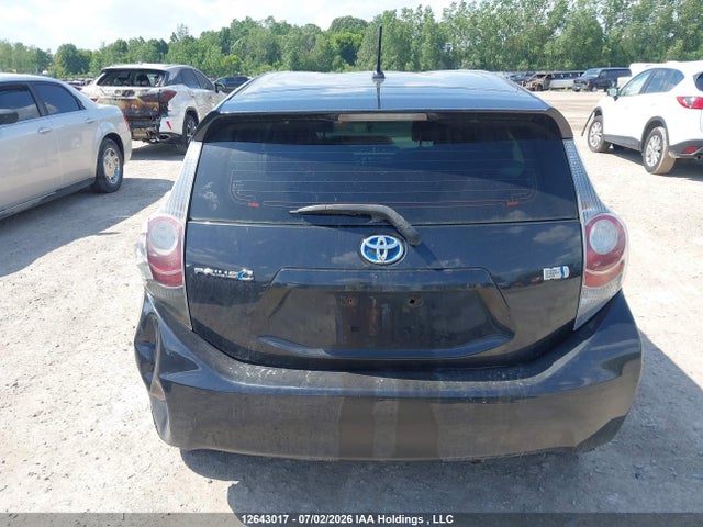 Toyota PRIUS C 2014 JTDKDTB33E1067991 Image 16