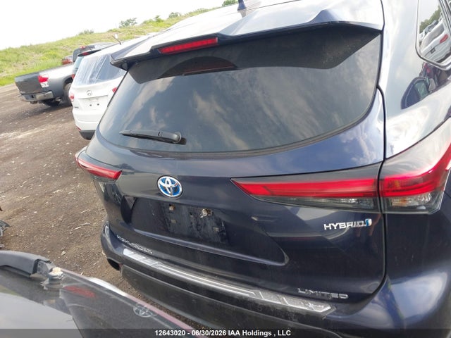 2022 Toyota Highlander Hybrid Hybrid მანქანა იყიდება აუქციონზე, vin: 5TDXBRCH5NS073139, აუქციონის ნომერი: 12643020
