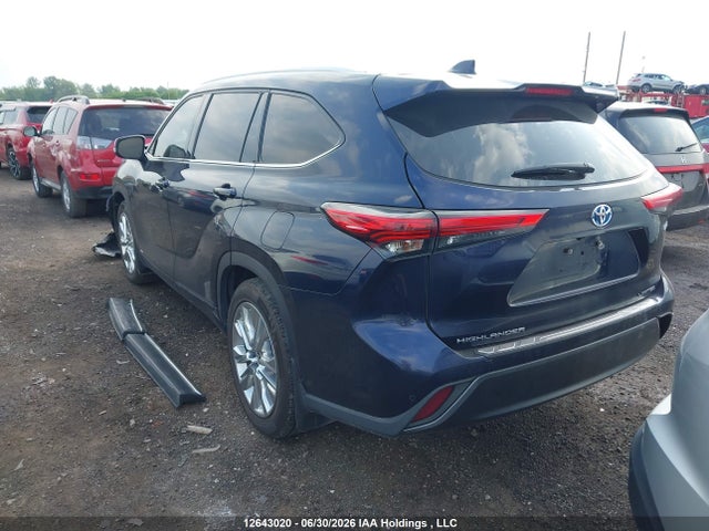 2022 Toyota Highlander Hybrid Hybrid მანქანა იყიდება აუქციონზე, vin: 5TDXBRCH5NS073139, აუქციონის ნომერი: 12643020