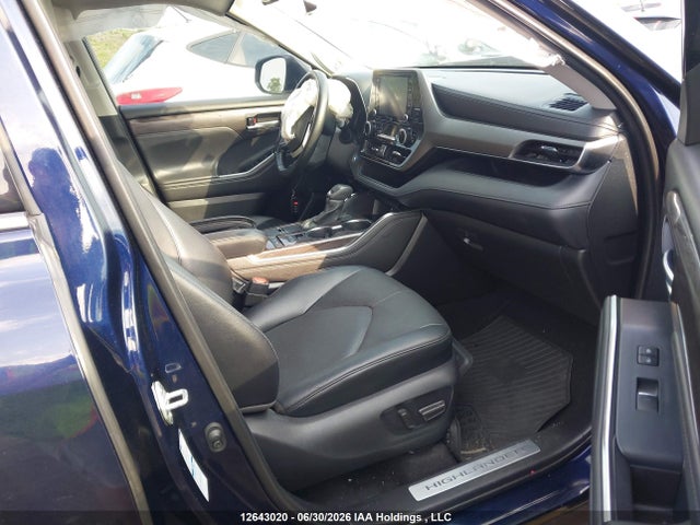 2022 Toyota Highlander Hybrid Hybrid მანქანა იყიდება აუქციონზე, vin: 5TDXBRCH5NS073139, აუქციონის ნომერი: 12643020