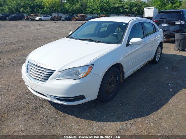 Продажа на аукционе авто 2013 Chrysler 200 Lx, vin: 1C3CCBAB2DN525770, номер лота: 12643028