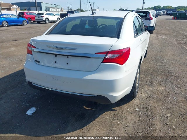 Продажа на аукционе авто 2013 Chrysler 200 Lx, vin: 1C3CCBAB2DN525770, номер лота: 12643028