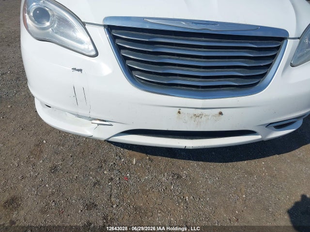 Продажа на аукционе авто 2013 Chrysler 200 Lx, vin: 1C3CCBAB2DN525770, номер лота: 12643028