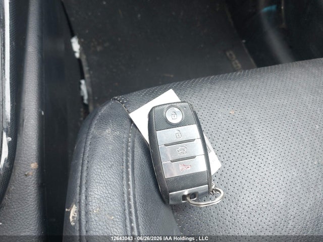12643043 :رقم المزاد ، KNAHU8A38E7071537 vin ، 2014 Kia Rondo Ex/ex Luxury/se مزاد بيع