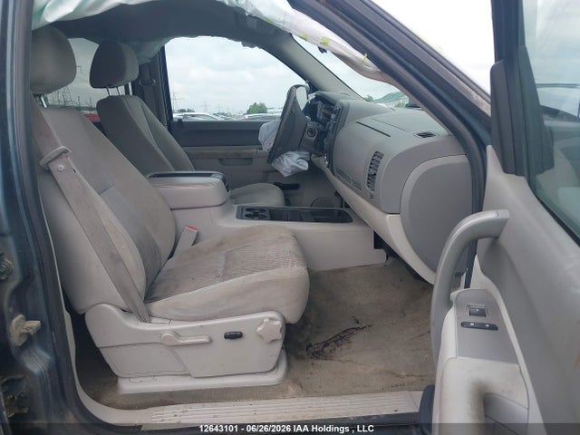 12643101 :رقم المزاد ، 3GTP2VE38BG306807 vin ، 2011 Gmc Sierra 1500 Sle مزاد بيع