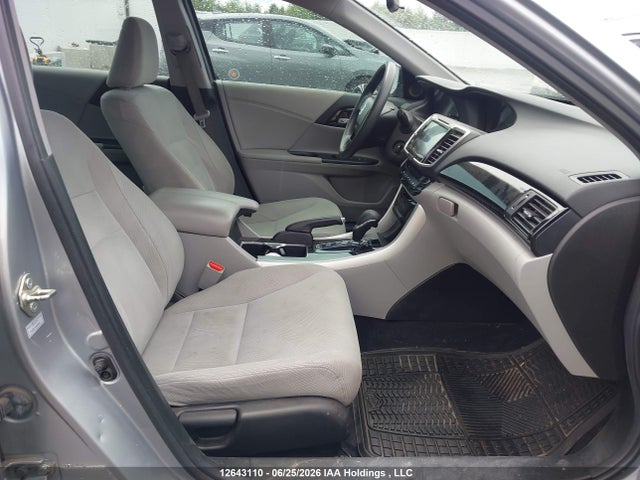 12643110 :رقم المزاد ، 1HGCR2F30HA803401 vin ، 2017 Honda Accord Lx مزاد بيع