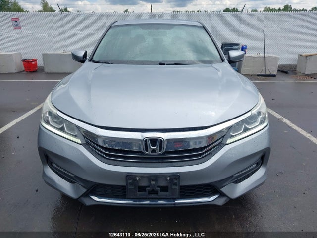 12643110 :رقم المزاد ، 1HGCR2F30HA803401 vin ، 2017 Honda Accord Lx مزاد بيع