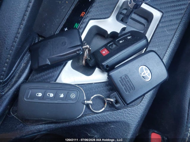 2015 Toyota Rav4 მანქანა იყიდება აუქციონზე, vin: 2T3DFREV0FW300456, აუქციონის ნომერი: 12643111