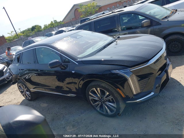 3GYK3DM42TS140191 Cadillac Optiq Luxury