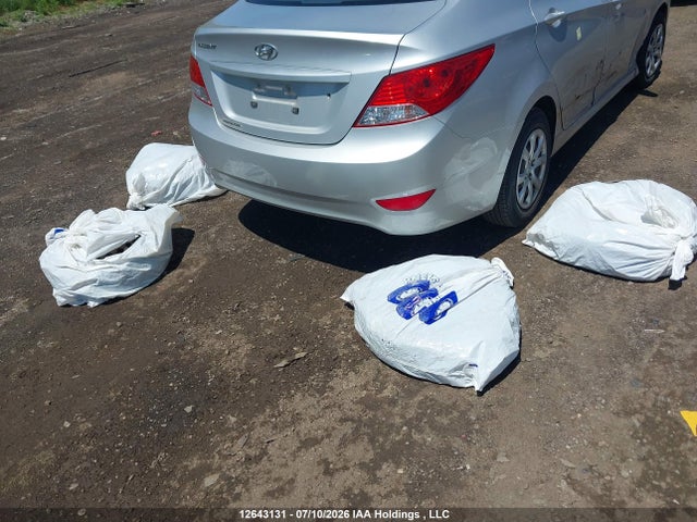 12643131 :رقم المزاد ، KMHCT4AE6DU409006 vin ، 2013 Hyundai Accent Gls/gs مزاد بيع