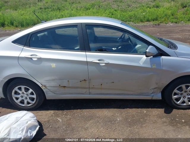 12643131 :رقم المزاد ، KMHCT4AE6DU409006 vin ، 2013 Hyundai Accent Gls/gs مزاد بيع