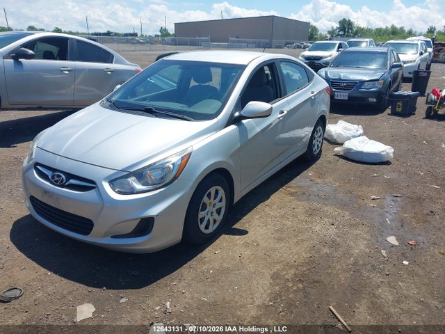 12643131 :رقم المزاد ، KMHCT4AE6DU409006 vin ، 2013 Hyundai Accent Gls/gs مزاد بيع