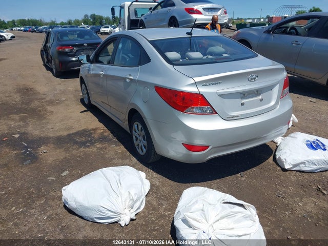 12643131 :رقم المزاد ، KMHCT4AE6DU409006 vin ، 2013 Hyundai Accent Gls/gs مزاد بيع