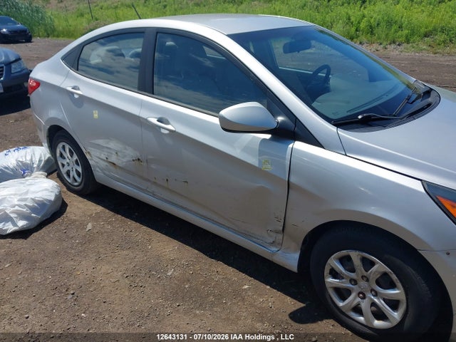 12643131 :رقم المزاد ، KMHCT4AE6DU409006 vin ، 2013 Hyundai Accent Gls/gs مزاد بيع