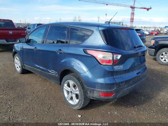 Ford ESCAPE S 2018 1FMCU0F71JUB32616 Image 3
