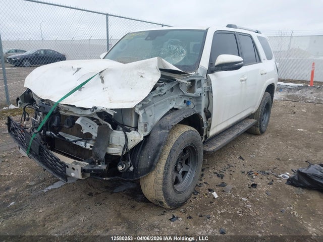 Toyota 4runner 2023 JTENU5JR2P6100897 Image 2
