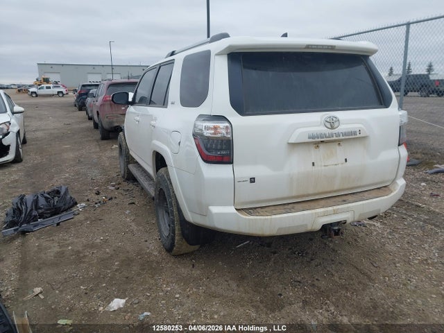 Toyota 4runner 2023 JTENU5JR2P6100897 Image 3