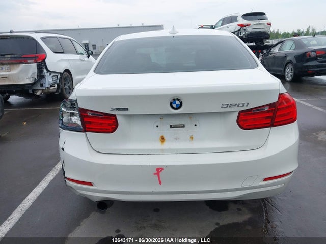 BMW 320i Xdrive 2015 WBA3C3C58FK201944 Image 16