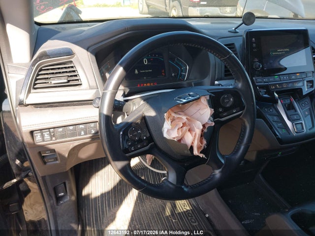Продаж на аукціоні авто 2018 Honda Odyssey Touring, vin: 5FNRL6H84JB505263, номер лоту: 12643192