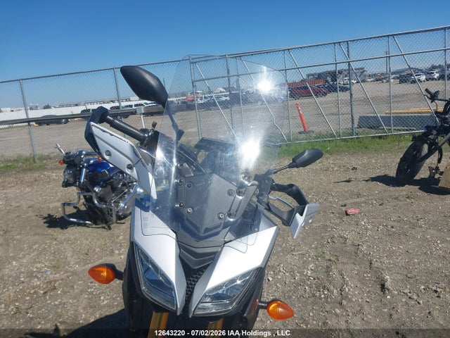 Yamaha FJ09 2016 JYARN37N6GA000743 Image 12