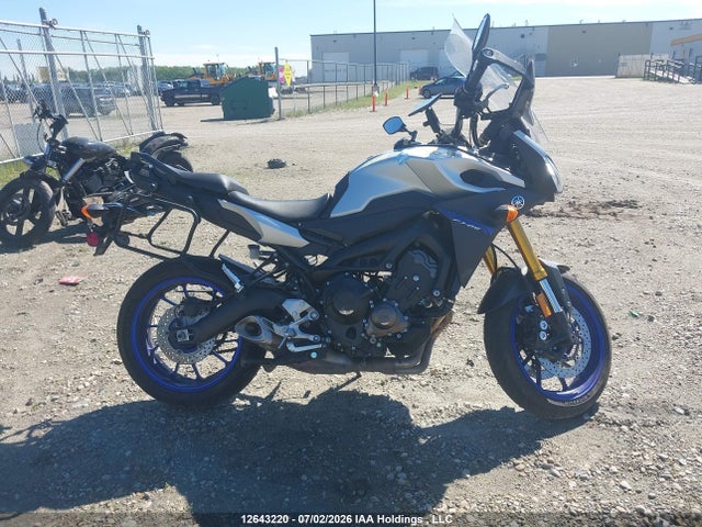Yamaha FJ09 2016 JYARN37N6GA000743 Image 13