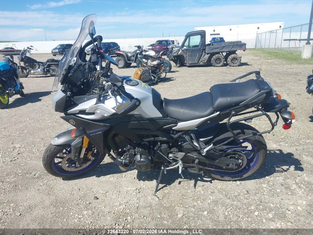 Yamaha FJ09 2016 JYARN37N6GA000743 Image 14