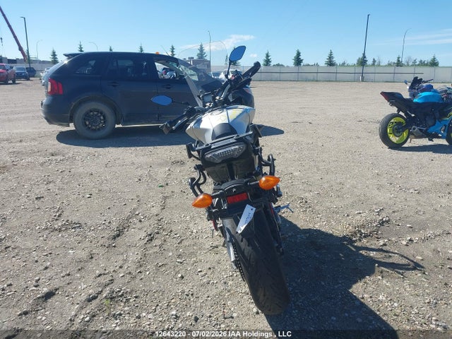 Yamaha FJ09 2016 JYARN37N6GA000743 Image 6