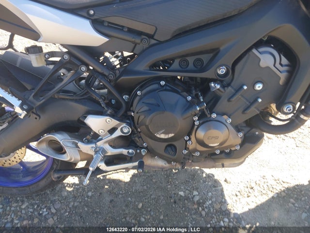 Yamaha FJ09 2016 JYARN37N6GA000743 Image 8