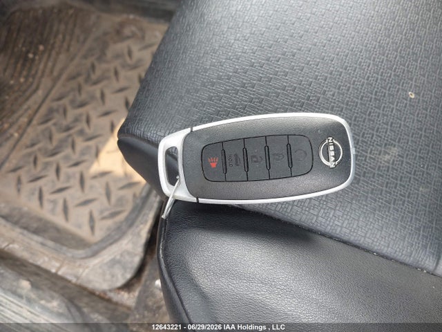 JN8BT3BB4RW281783 Nissan Rogue Sv Moonroof