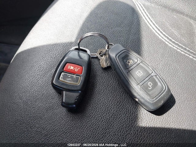 12643237 :رقم المزاد ، 3FADP4CJ3FM168607 vin ، 2015 Ford Fiesta Titanium مزاد بيع