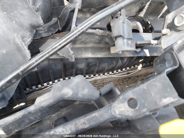 12643237 :رقم المزاد ، 3FADP4CJ3FM168607 vin ، 2015 Ford Fiesta Titanium مزاد بيع