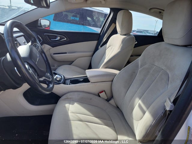Chrysler 200 Limited 2015 1C3CCCAG0FN510866 Image 16