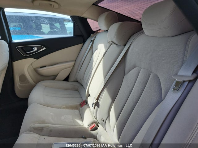 Chrysler 200 Limited 2015 1C3CCCAG0FN510866 Image 17