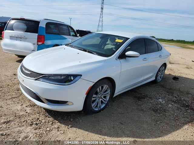 Chrysler 200 Limited 2015 1C3CCCAG0FN510866 Image 2