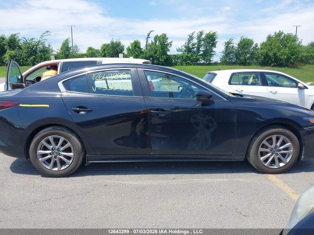 Продажа на аукционе авто 2021 Mazda Mazda3 Gx, vin: JM1BPAB78M1333938, номер лота: 12643299