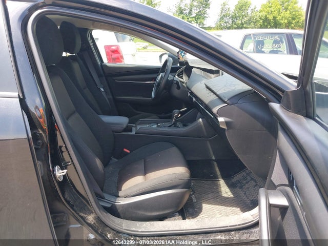 Продажа на аукционе авто 2021 Mazda Mazda3 Gx, vin: JM1BPAB78M1333938, номер лота: 12643299